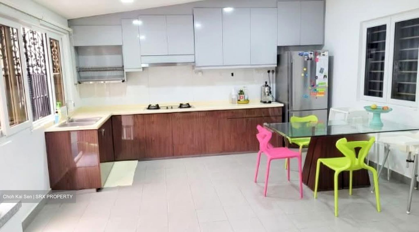 Flower Road (D19), Terrace #585677621
